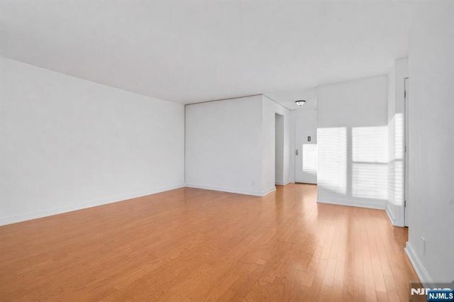 500 Central Avenue 207, Union City, NJ 07087