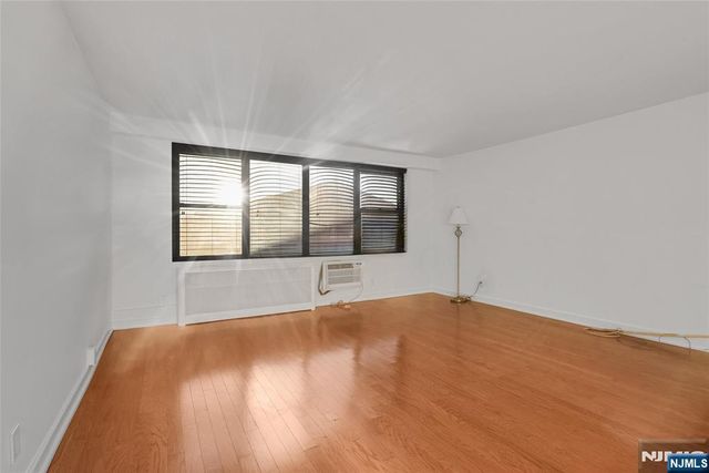 500 Central Avenue 207, Union City, NJ 07087