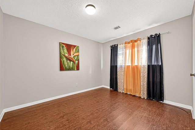 11826 Oceanview Street, Houston, TX 77071