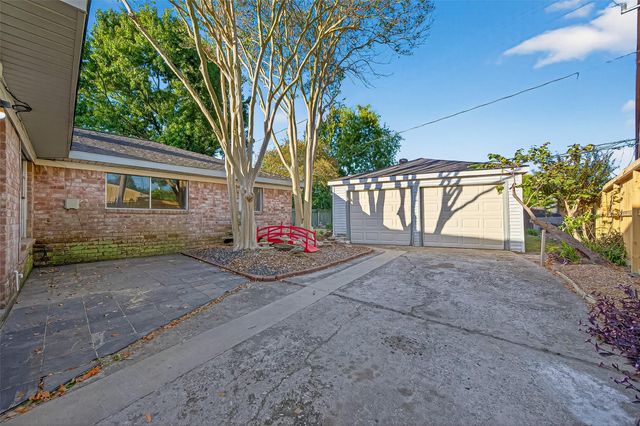 11826 Oceanview Street, Houston, TX 77071