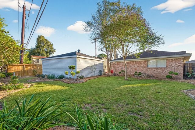 11826 Oceanview Street, Houston, TX 77071