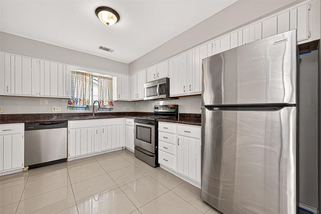 11826 Oceanview Street, Houston, TX 77071