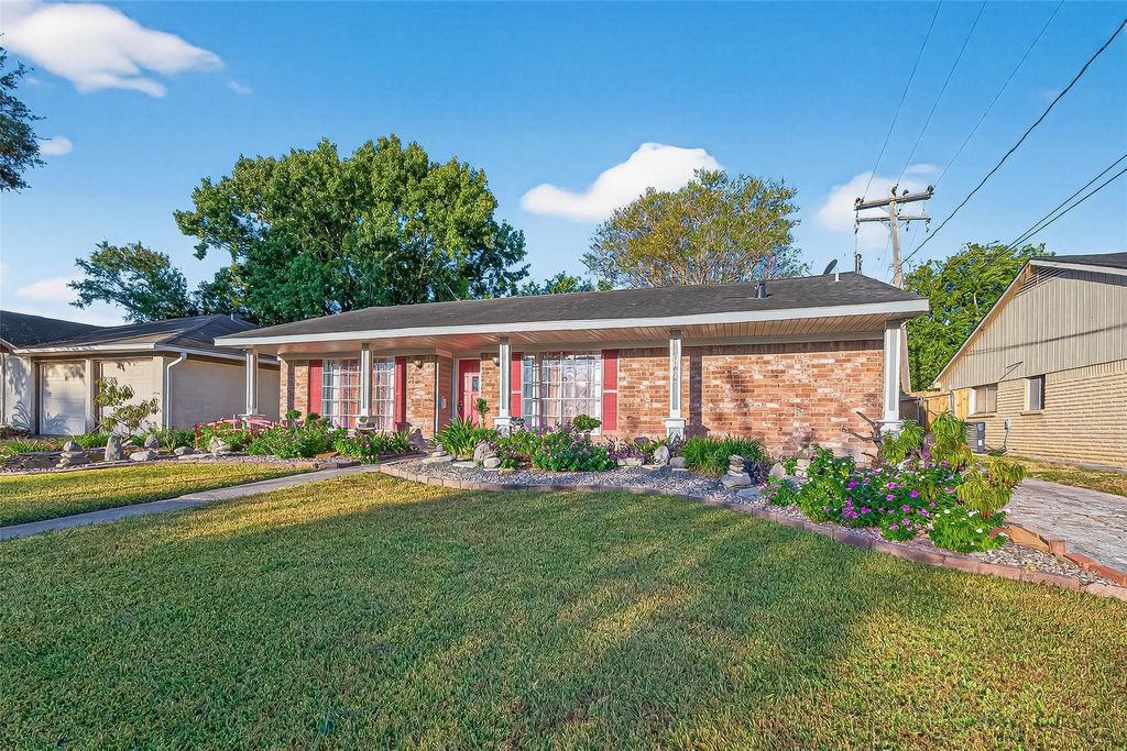 11826 Oceanview Street, Houston, TX 77071