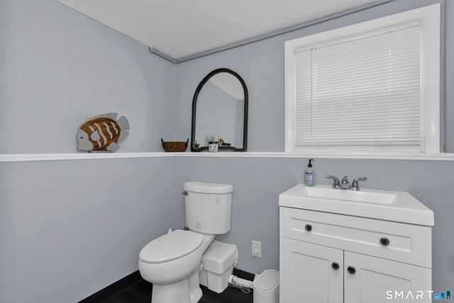 10 Lin Sal Street, Windsor Locks, CT 06096