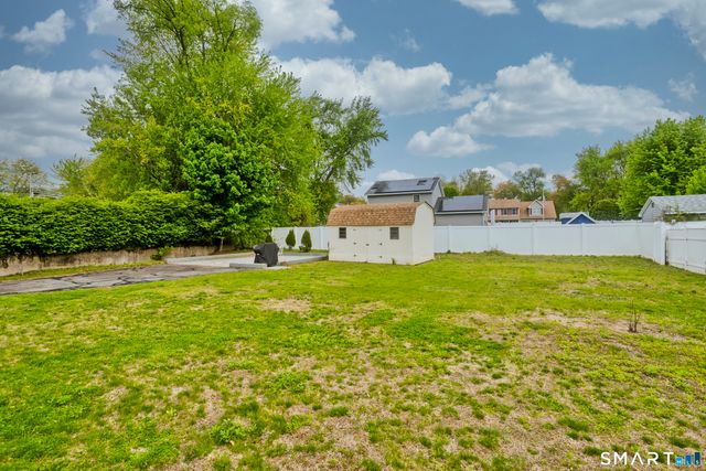 10 Lin Sal Street, Windsor Locks, CT 06096