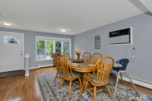 10 Lin Sal Street, Windsor Locks, CT 06096