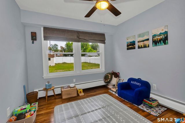 10 Lin Sal Street, Windsor Locks, CT 06096