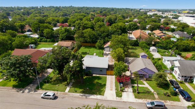 1126 W LULLWOOD AVE, San Antonio, TX 78201
