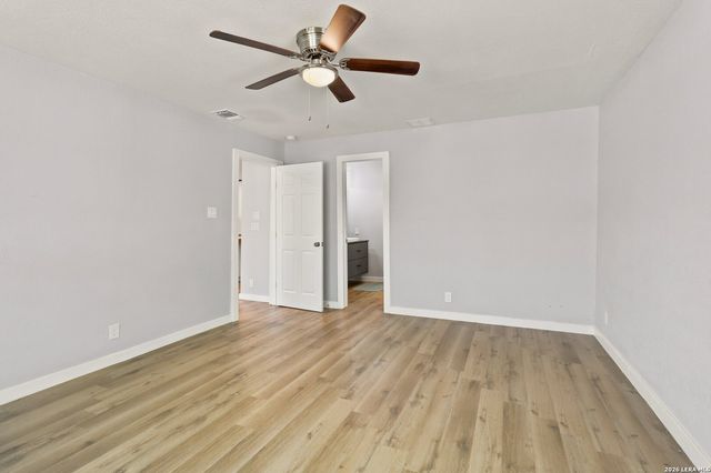 1126 W LULLWOOD AVE, San Antonio, TX 78201