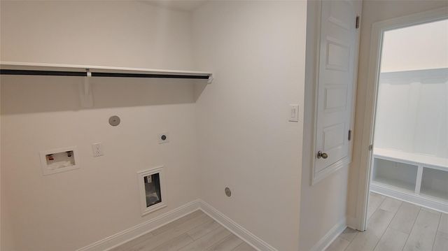 9 Keystone Court, Angleton, TX 77515