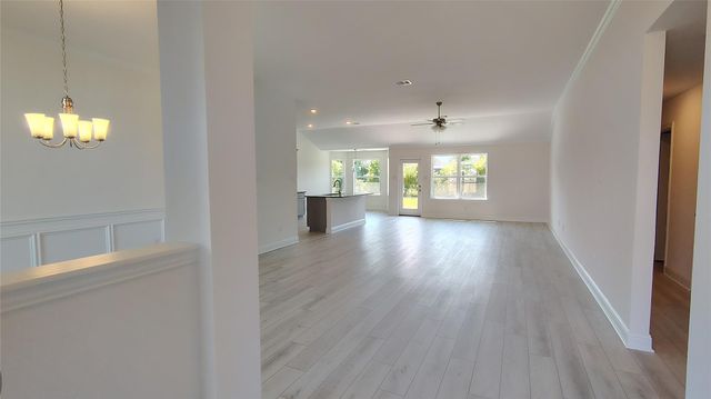 9 Keystone Court, Angleton, TX 77515