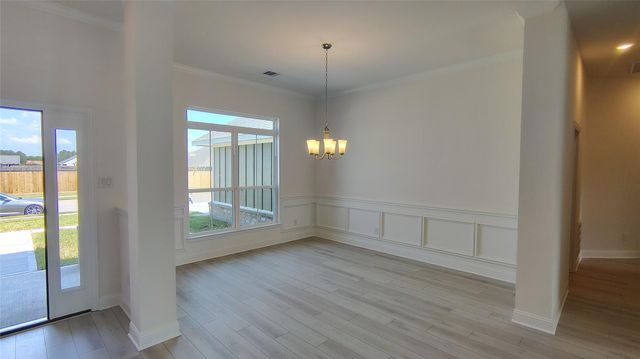 9 Keystone Court, Angleton, TX 77515