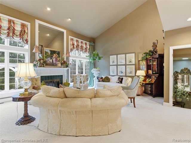 390 E Square Lake Road, Troy, MI 48085