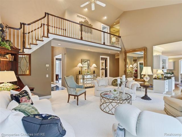 390 E Square Lake Road, Troy, MI 48085