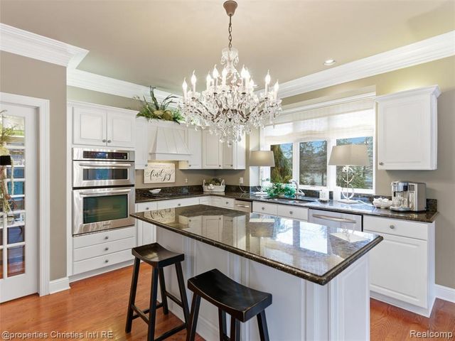 390 E Square Lake Road, Troy, MI 48085