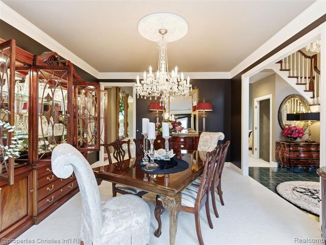 390 E Square Lake Road, Troy, MI 48085