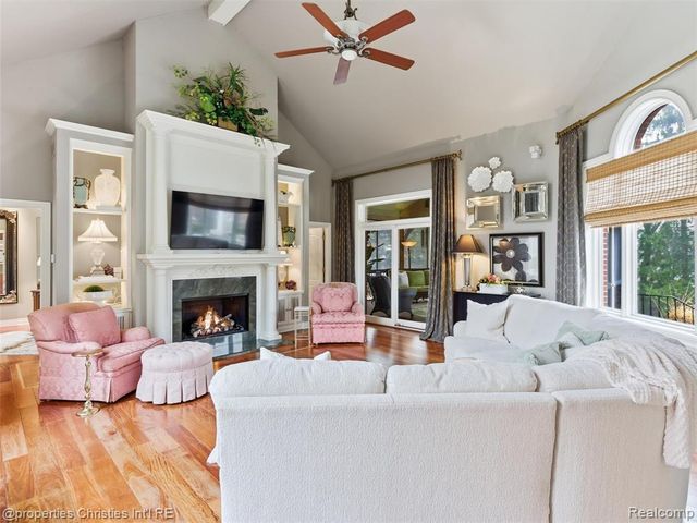 390 E Square Lake Road, Troy, MI 48085