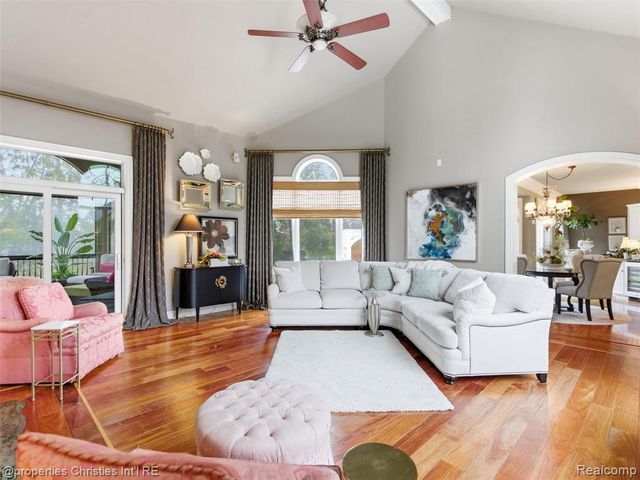 390 E Square Lake Road, Troy, MI 48085