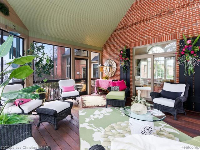 390 E Square Lake Road, Troy, MI 48085