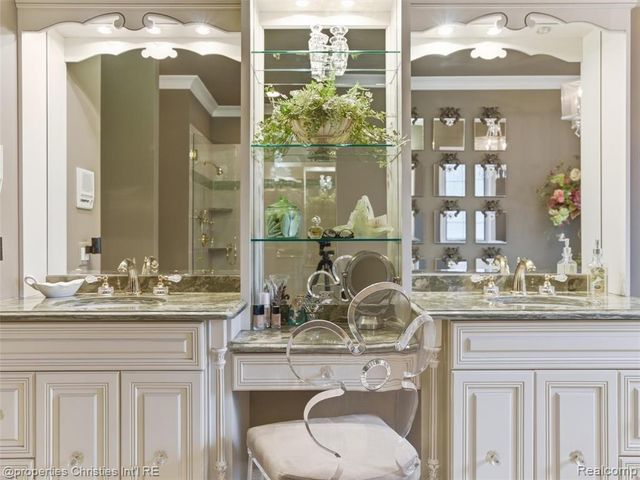 390 E Square Lake Road, Troy, MI 48085