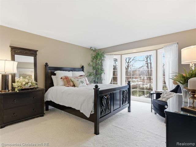 390 E Square Lake Road, Troy, MI 48085