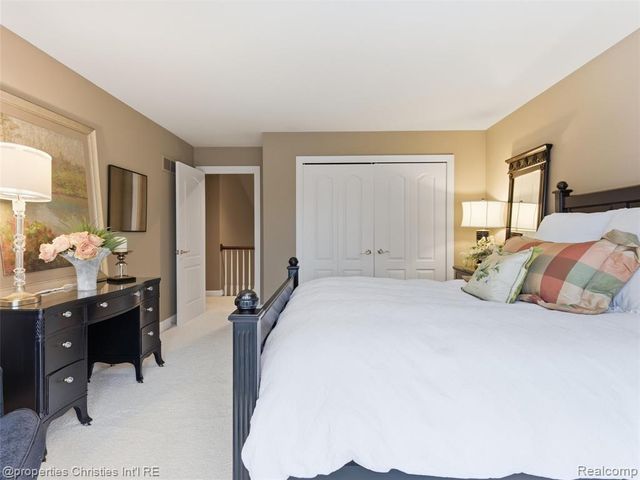 390 E Square Lake Road, Troy, MI 48085