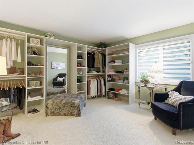 390 E Square Lake Road, Troy, MI 48085