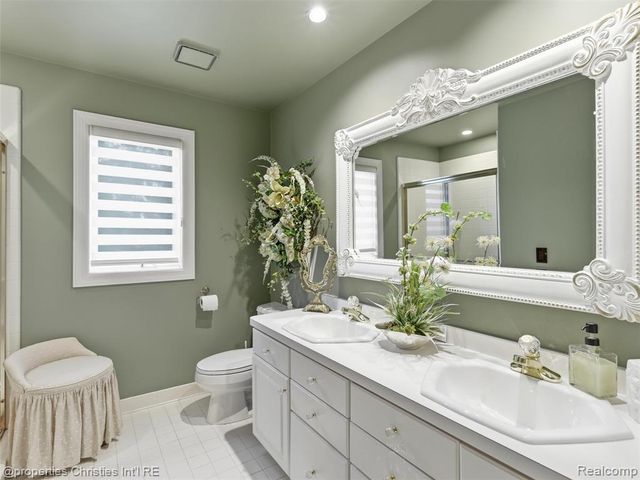 390 E Square Lake Road, Troy, MI 48085