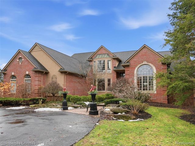 390 E Square Lake Road, Troy, MI 48085