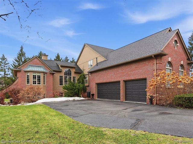 390 E Square Lake Road, Troy, MI 48085