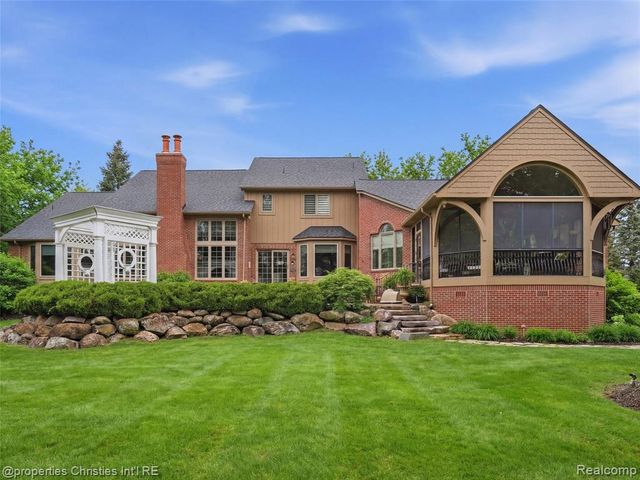 390 E Square Lake Road, Troy, MI 48085
