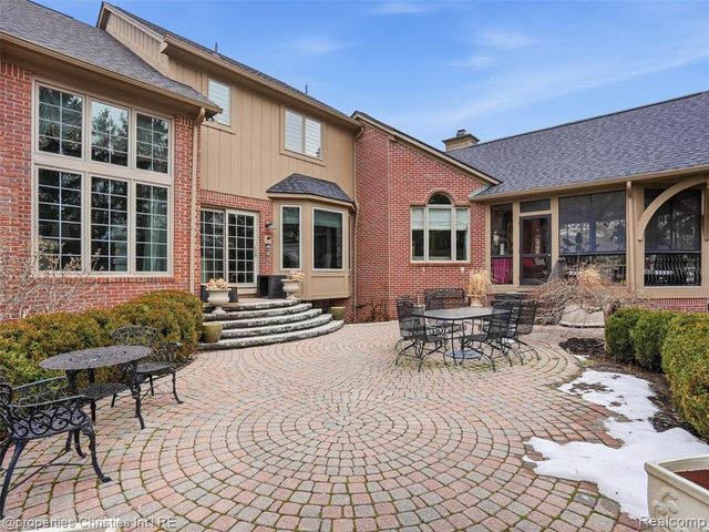 390 E Square Lake Road, Troy, MI 48085