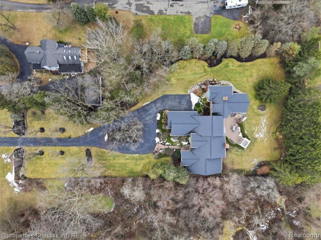 390 E Square Lake Road, Troy, MI 48085