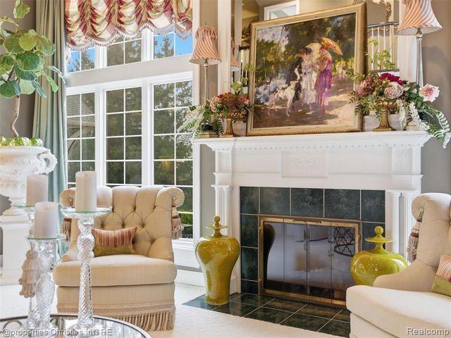 390 E Square Lake Road, Troy, MI 48085