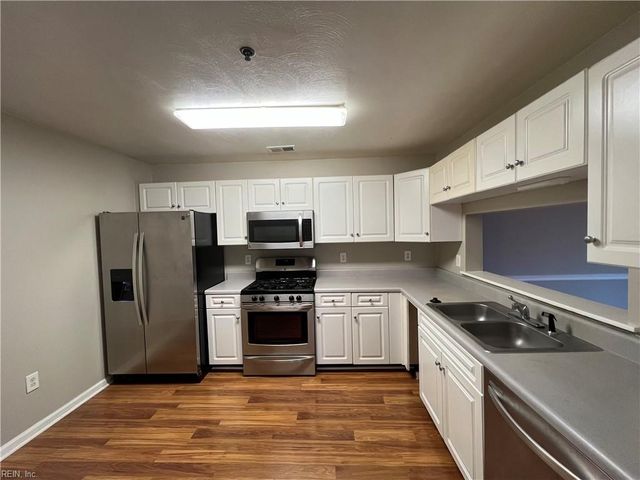 2204 Lesner Cres Apt 202, Virginia Beach, VA 23451