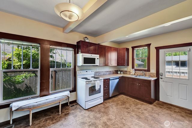 250 SE Andrews Street, Issaquah, WA 98027