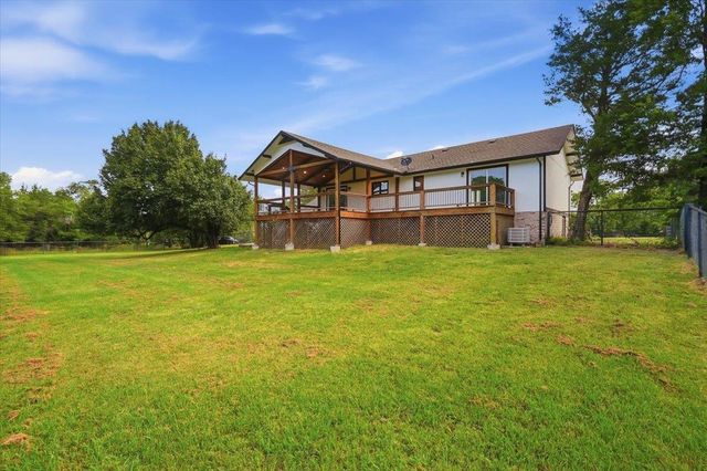 11 Pony Meadows Dr, Wichita, KS 67232