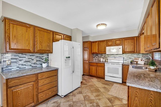 5755 Pembroke Drive, Fitchburg, WI 53711