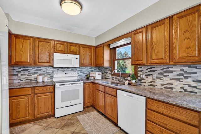 5755 Pembroke Drive, Fitchburg, WI 53711