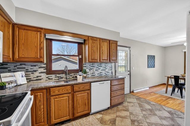 5755 Pembroke Drive, Fitchburg, WI 53711