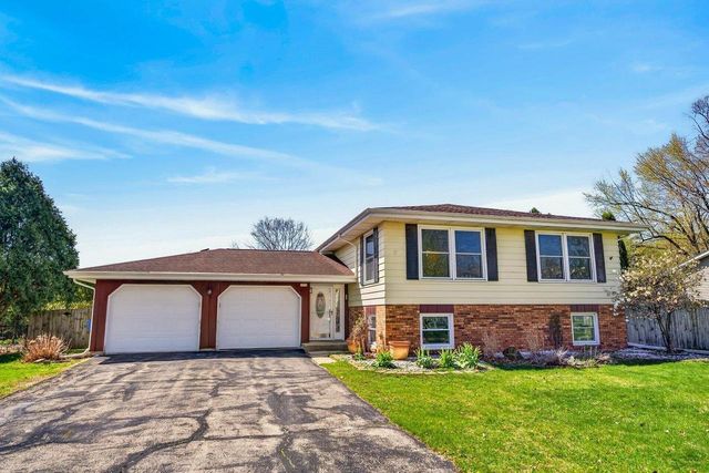 5755 Pembroke Drive, Fitchburg, WI 53711