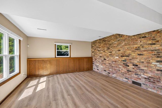 5755 Pembroke Drive, Fitchburg, WI 53711