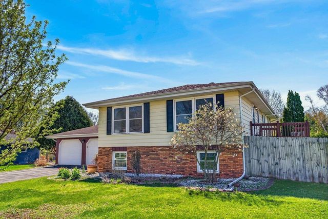5755 Pembroke Drive, Fitchburg, WI 53711