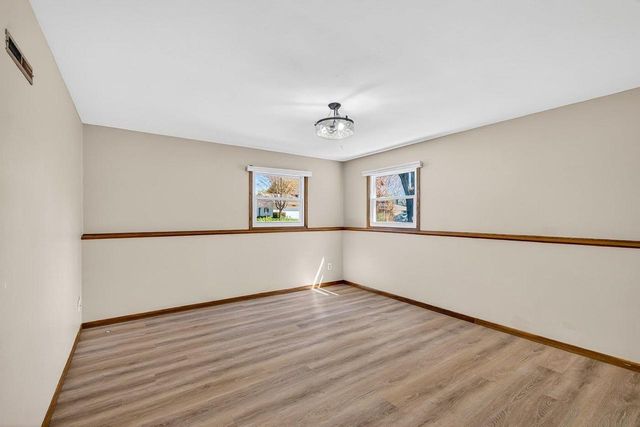 5755 Pembroke Drive, Fitchburg, WI 53711