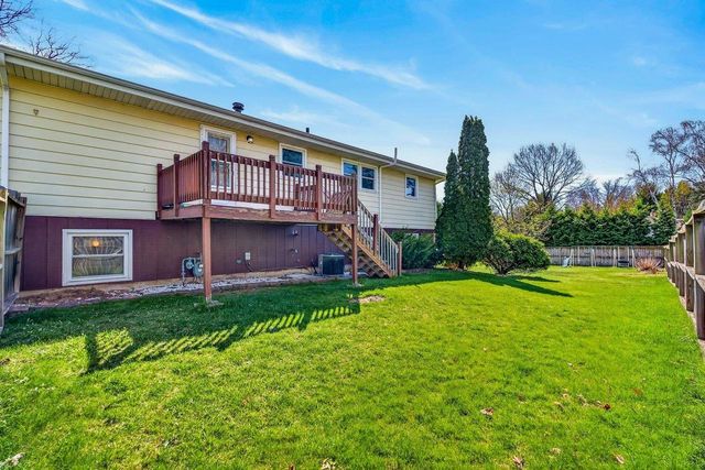5755 Pembroke Drive, Fitchburg, WI 53711