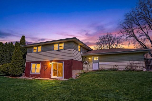 5755 Pembroke Drive, Fitchburg, WI 53711