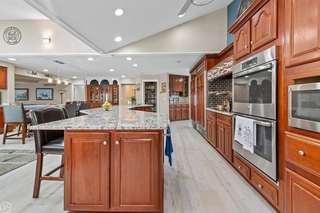 16100 30 Mile Road, Ray, MI 48096