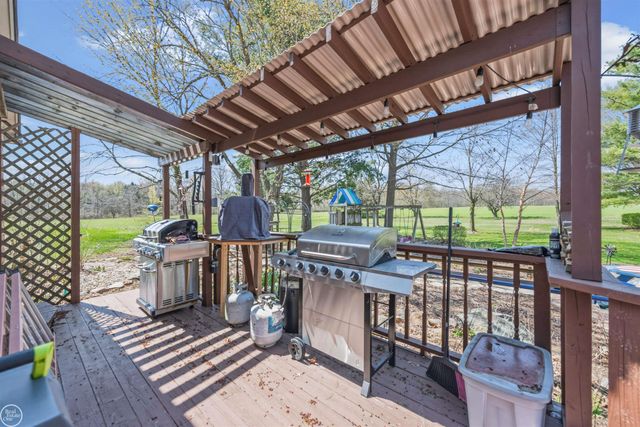 16100 30 Mile Road, Ray, MI 48096