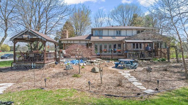 16100 30 Mile Road, Ray, MI 48096