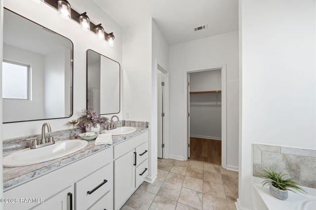 112 Fallow Field Road, Rayne, LA 70578